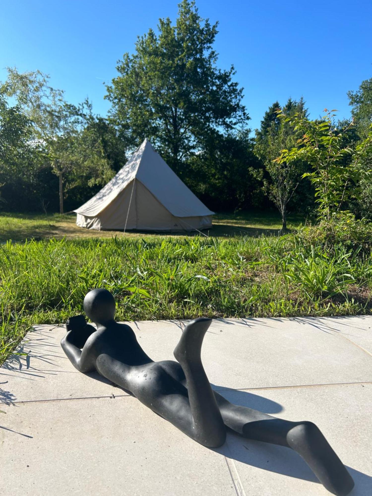Chambre Au Jardin Tente De Charme Eguzon-Chantome Exteriér fotografie