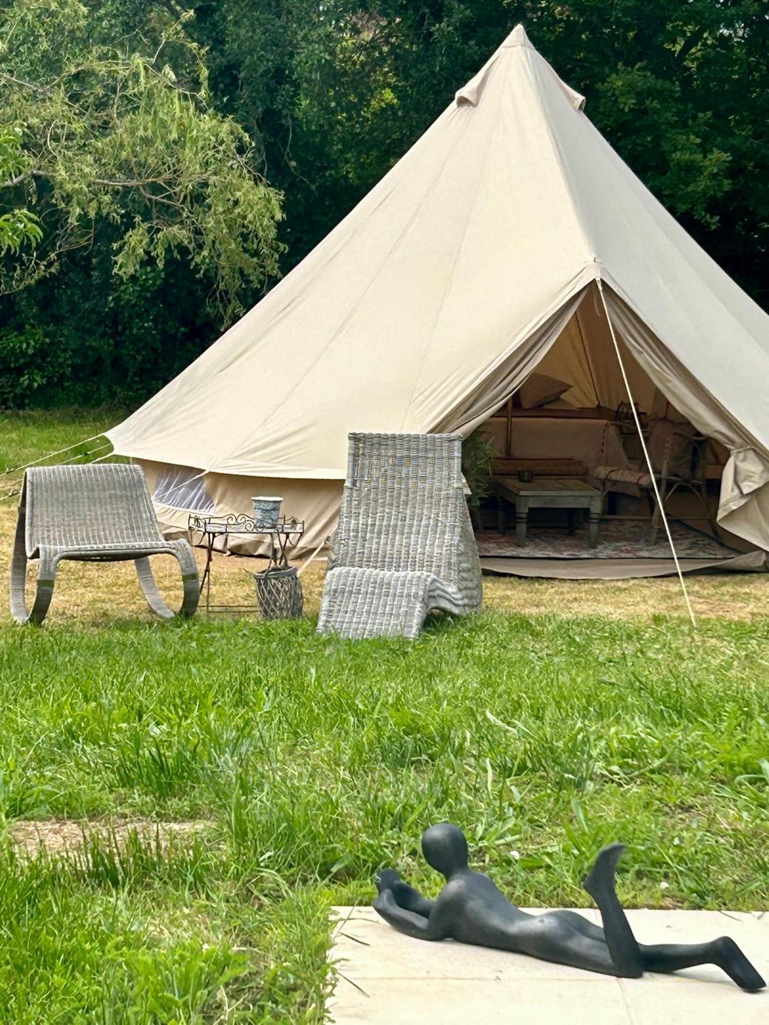 Chambre Au Jardin Tente De Charme Eguzon-Chantome Exteriér fotografie