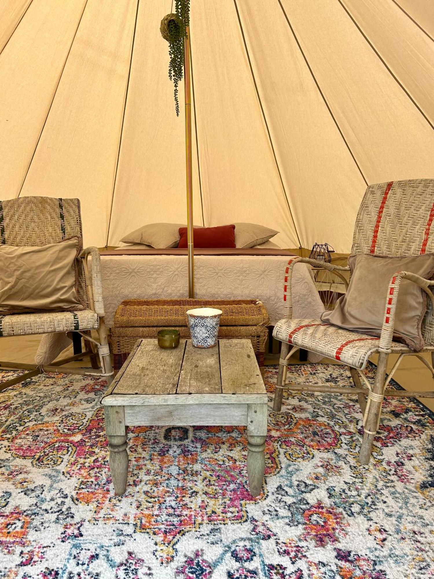 Chambre Au Jardin Tente De Charme Eguzon-Chantome Exteriér fotografie