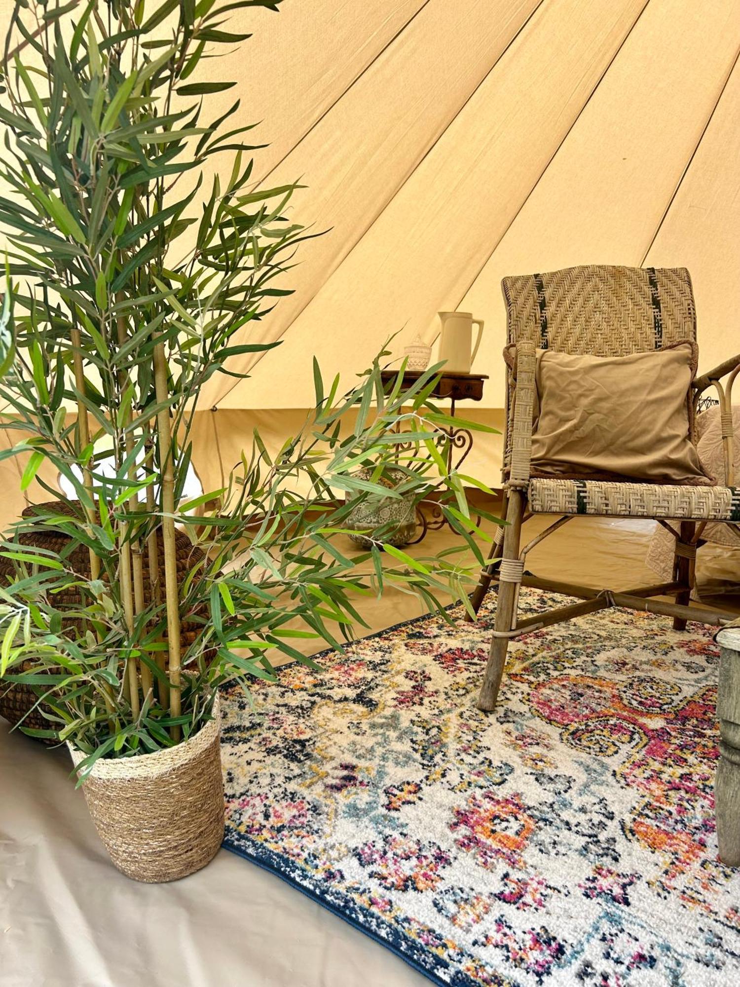 Chambre Au Jardin Tente De Charme Eguzon-Chantome Exteriér fotografie